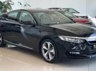 Giá xe Honda Accord thiết lập đáy mới, giảm sâu nhất lịch sử 2 năm trở lại đây