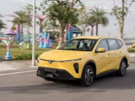 Limo Green xe điện 7 chỗ VinFast tham gia phân khúc xe dịch vụ: Tối giản hay thiếu thốn? Limo Green xe điện 7 chỗ VinFast tham gia phân khúc xe dịch vụ: Tối giản hay thiếu thốn?