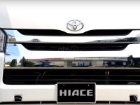 Đánh giá xe Toyota Hiace 2019 4