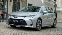 Giá xe Toyota Corolla Altis kèm ưu đãi tháng 3/2026