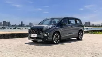 Giá xe Hyundai Custin kèm ưu đãi mới nhất tháng 4/2026