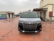 Mới 100% màu đen, nội thất đen giao sớm nhất Việt Nam
