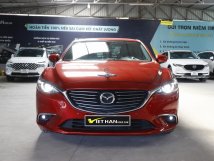 Xe màu đỏ, giá 696tr