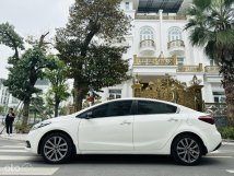 Xe màu trắng, giá chỉ 425 triệu