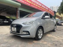 Xe màu bạc