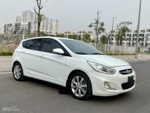 Màu trắng