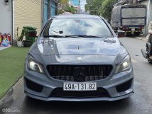 Xe màu xám giá cạnh tranh