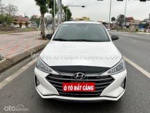 Xe màu trắng