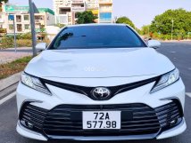 Xe màu trắng