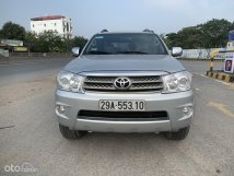 Xe vừa thay 4 quả lốp mới tinh