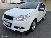 Màu trắng, giá chỉ 225 triệu