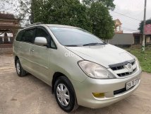 Xe màu bạc giá hữu nghị