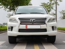Màu trắng, xe nhập số tự động