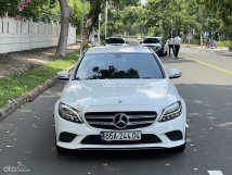 Màu trắng, nội thất đen