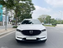 Màu trắng, giá chỉ 915 triệu
