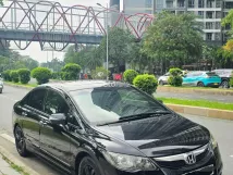 Cần bán xe oto Honda Civic 2.0 AT 2011 - Bản full, máy êm, khubg gầm chắc chắn, lên đồ đầy đủ mua về chỉ việc đổ xăng là vi vu