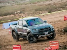 Đánh giá xe Ford Ranger Raptor 2019: Đắt xắt ra miếng