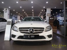 Đánh giá xe Mercedes-Benz C 180 2020: Khi xe sang "bình dân hoá"