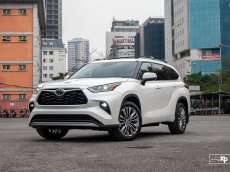 Đánh giá xe Toyota Highlander Platinum 2021 đầu tiên tại Việt Nam: Trải nghiệm êm ái, khác biệt