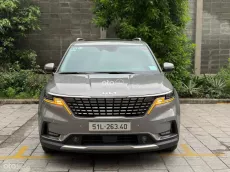 Kia Carnival 2.2D Signature 7S - Xám Ánh Kim ODO: 42.000Km Màu: Xám Trang bị thêm: Thay 4 phuộc