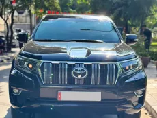 Xe nhập khẩu nguyên chiếc, nội thất đen sang trọng