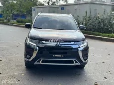 Xe 7 chỗ rộng rãi, siêu lướt