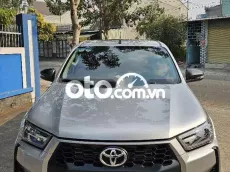 Toyota Hilux 2.4L 4x2 AT 2025 Màu Bạc