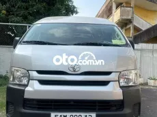 Toyota Hiace 2015 16 chỗ Bạc
