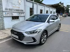 Hyundai Elantra 2016 tại Bình Dương