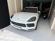 Xe trắng nội thất kem