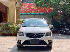 Xe gia đình nhỏ gọn màu trắng đẹp