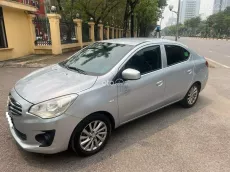 Xe sedan nhập khẩu Thái Lan đời 2018, màu ghi bạc, còn rất mới