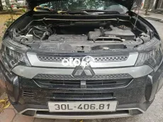 Mitsubishi Outlander 7 chỗ Xám xanh