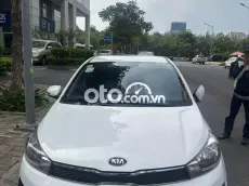 Kia Soluto Deluxe Trắng Số sàn