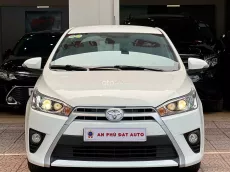 Xe đẹp màu trắng, nội thất đen/kem