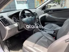 Hyundai Sonata đời 2011 màu xám, xe gia đình chính