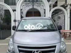 Hyundai Starex 2016 9 chỗ Bạc