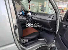 Toyota Hiace 6 chỗ Bạc