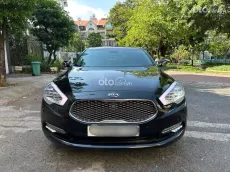 Xe sedan cao cấp nhập khẩu nguyên bản