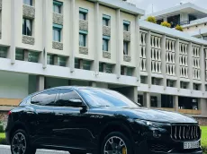Đen/nội thất đỏ Sport Limited