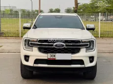 Xe vừa về đến cửa hàng em chào bán ngay