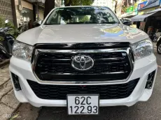 TOYOTA HILUX 4x2 AT SX 2018 NHẬP KHẨU