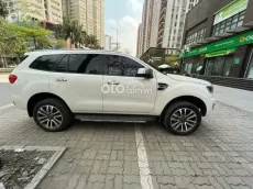 Chính chủ bán xe Ford Everest Titanium 2.0 AT 4x2 2022 - 890tr