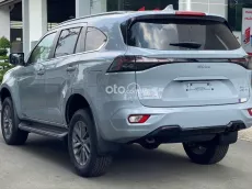 Isuzu mu-X 2025, Mẫu 4x4 Sport Xám xi măng
