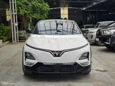 Bản full option sạc không giới hạn, lướt 6.000km, hỗ trợ góp