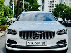 Đẳng cấp sedan Bắc Âu êm ái và an toàn