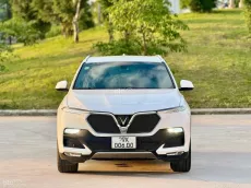 VinFast LUX SA2.0 2021 tại Hà Nội