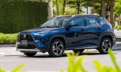 1.489 xe Toyota Yaris Cross HEV dính lệnh triệu hồi vì lỗi keo lót kính nóc toàn cảnh