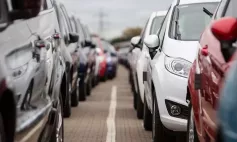 Nguồn cung ô tô tháng 7 giảm nhẹ, đại lý đua khuyến mại 'giữ nhịp' doanh số