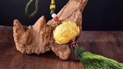 10 mẫu dây treo phong thủy vừa trang trí vừa cầu may mắn, tài lộc nên có trên ô tô